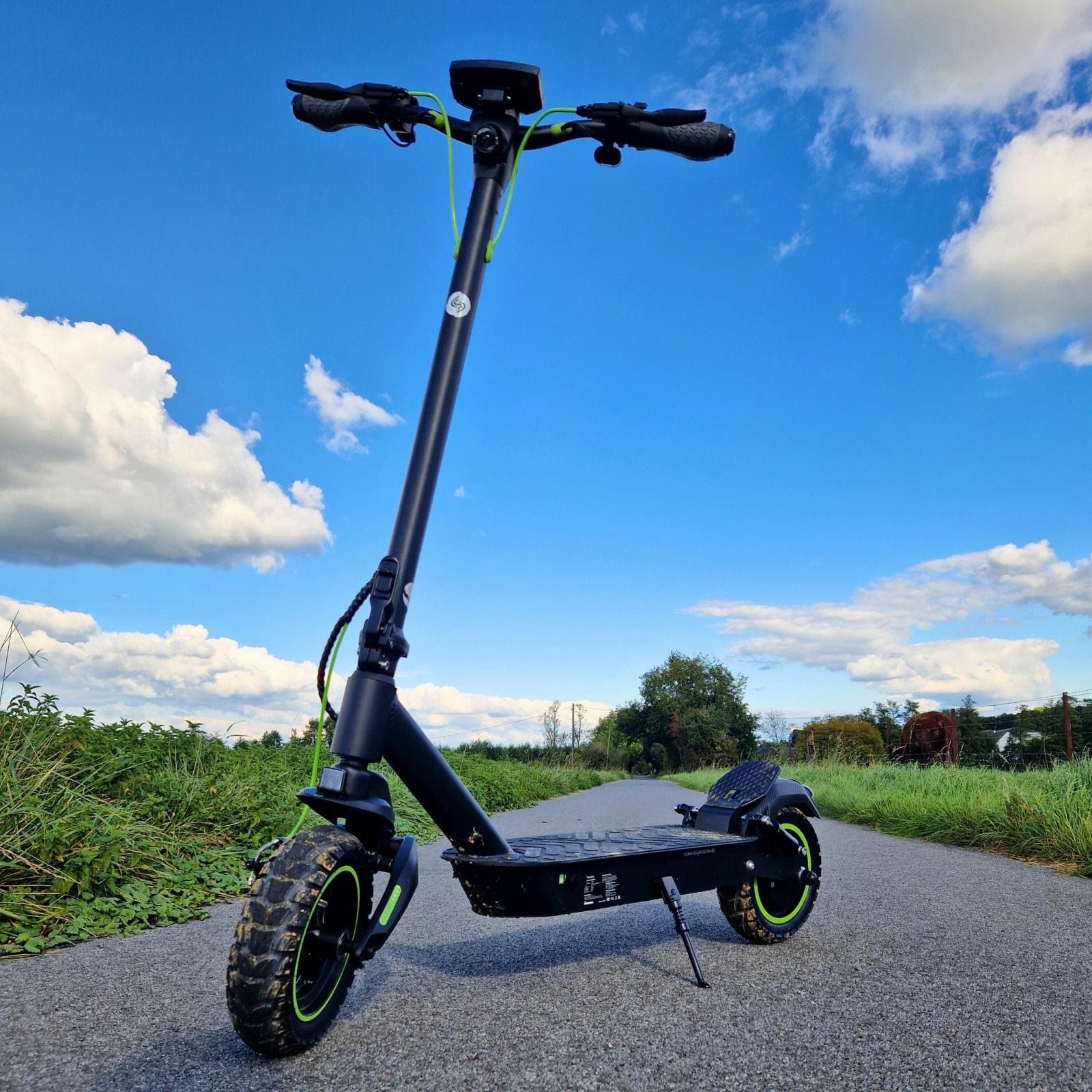 isinwheel S10Max: The Ultimate Urban Commuting Electric Scooter
