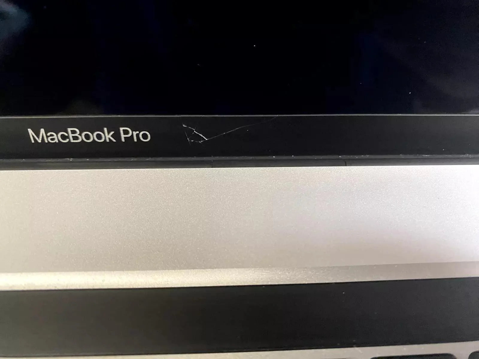 2019 Macbook Pro 16-inch Powerhouse: 2.4GHz i9, 32GB RAM, 2TB SSD, Radeon Pro 5500M 8GB - Silver