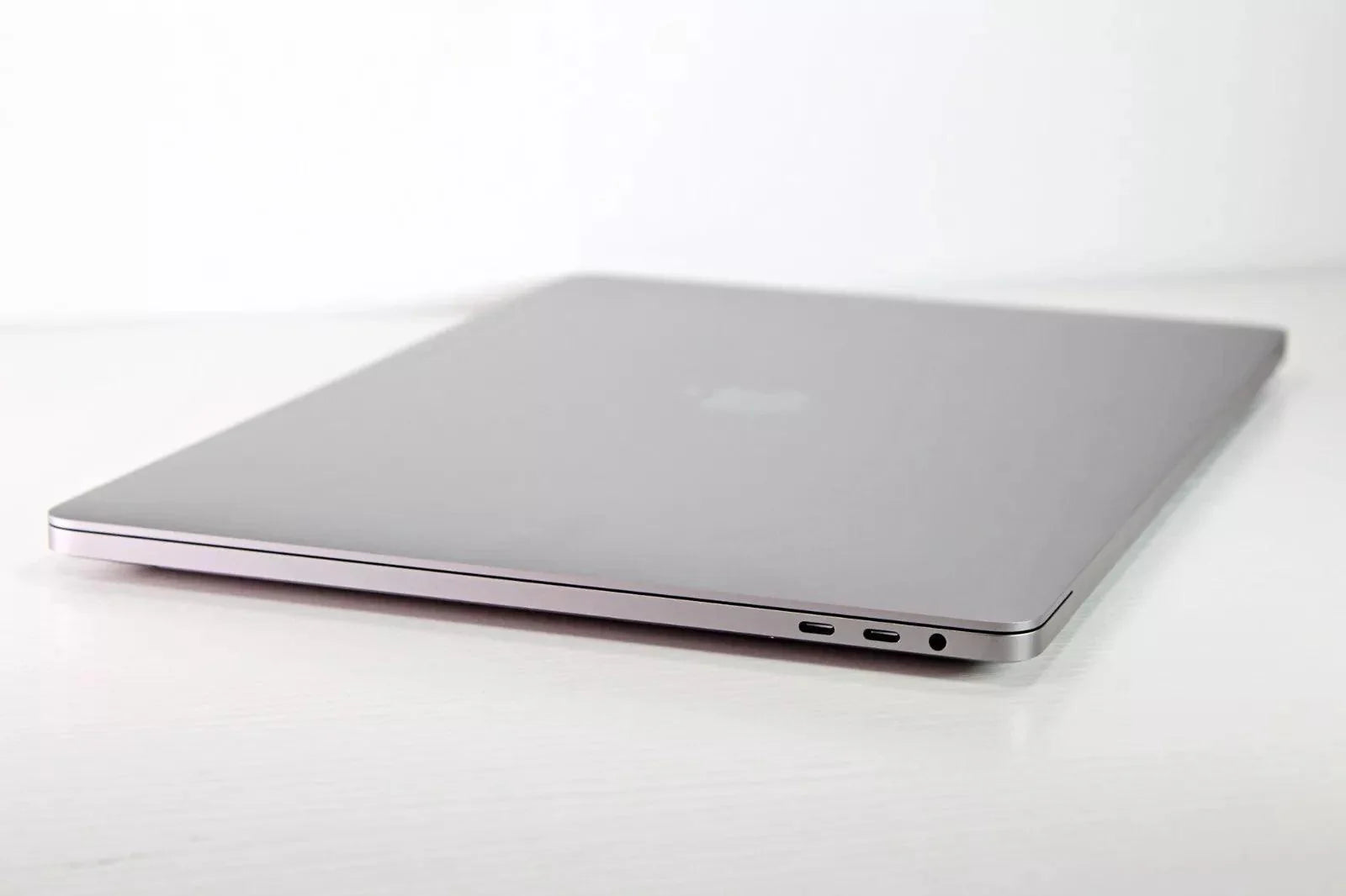 Powerhouse 2019 Apple MacBook Pro - 16 2.4GHz i9 64GB RAM 2TB SSD Space Grey (For Parts Only)