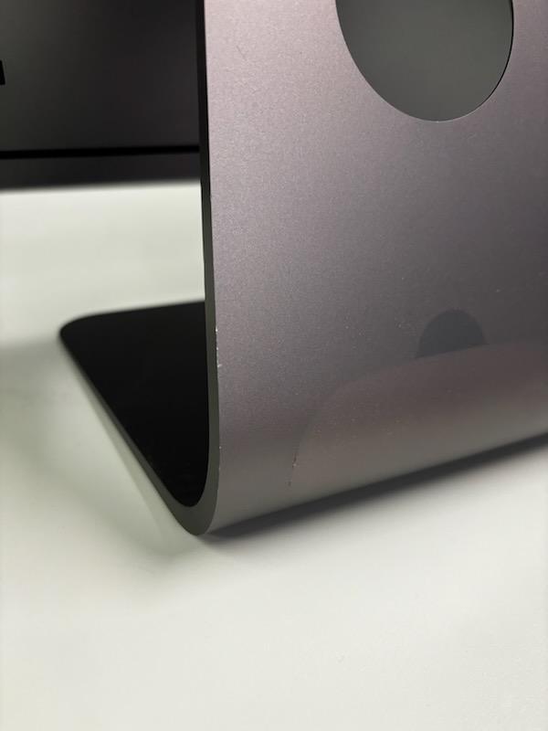 Powerhouse 27-inch 2017 Apple iMac Pro with 10-Core, 128GB RAM, 2TB SSD, and Radeon Pro Vega 56