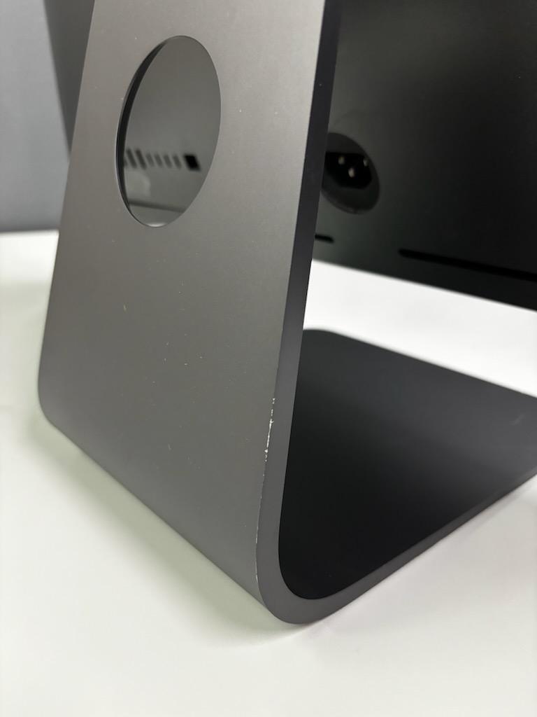 Powerhouse 27-inch 2017 Apple iMac Pro with 10-Core Intel Xeon W, 128GB RAM, 2TB SSD, and Radeon Pro Vega 56