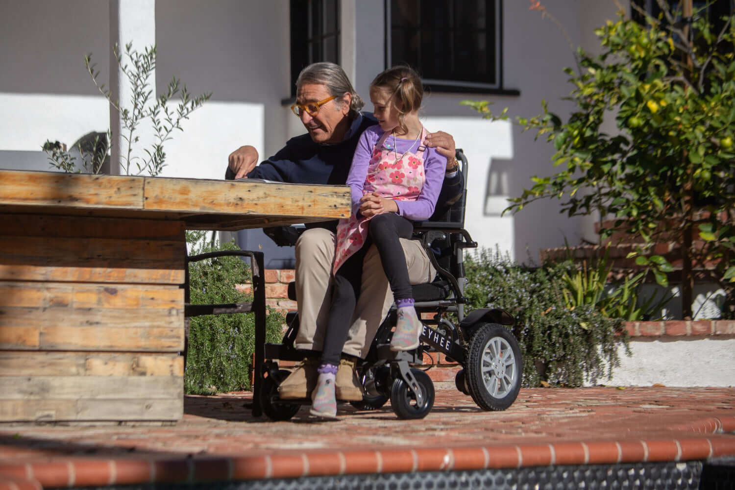 Reyhee Roamer 200W 24V Foldable Electric Wheelchair - Your Ultimate Mobility Solution