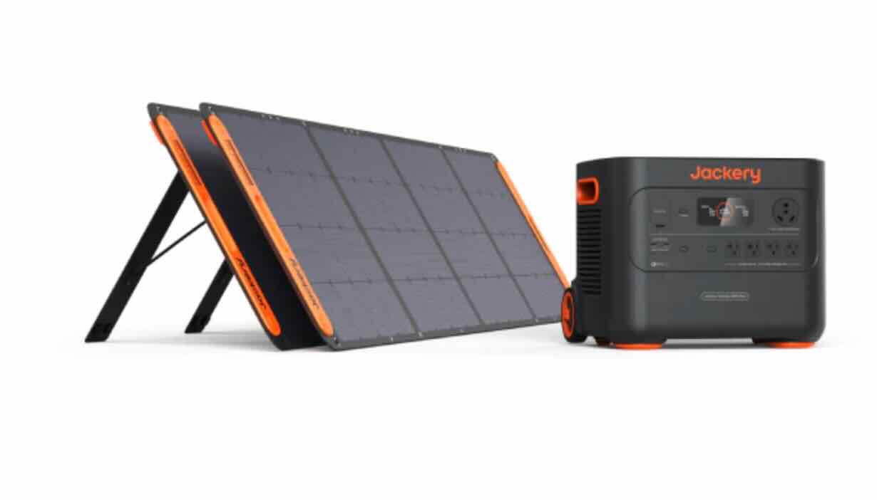 Jackery Explorer 2000 Plus Portable Powerhouse with 1 x 200W SolarSaga Panel
