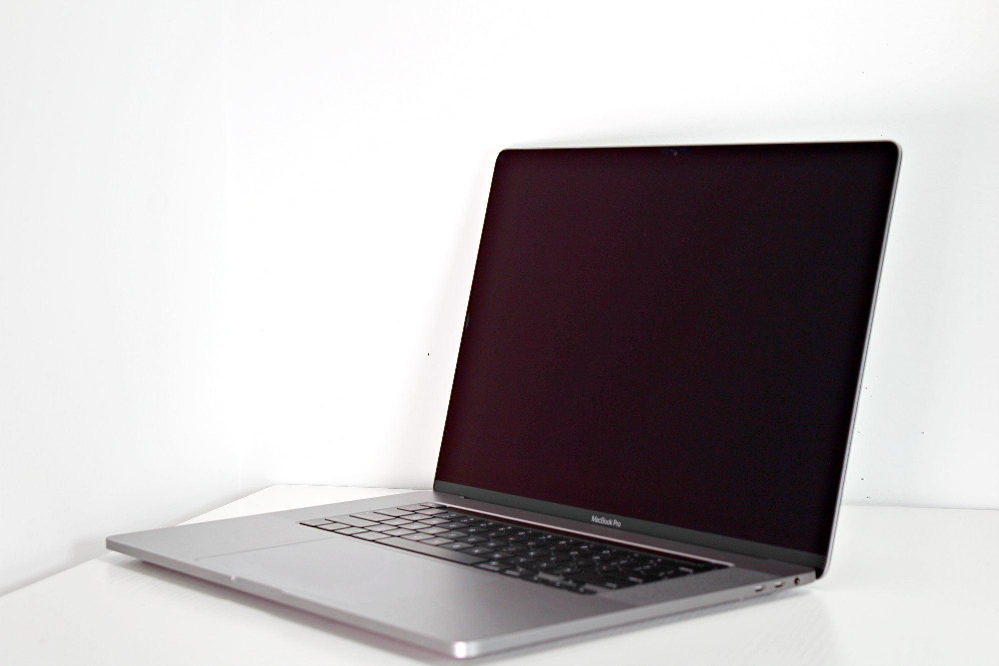 Powerhouse 2019 MacBook Pro 16-inch: 2.4GHz i9, 16GB RAM, 512GB SSD, Radeon Pro 5300M 4GB