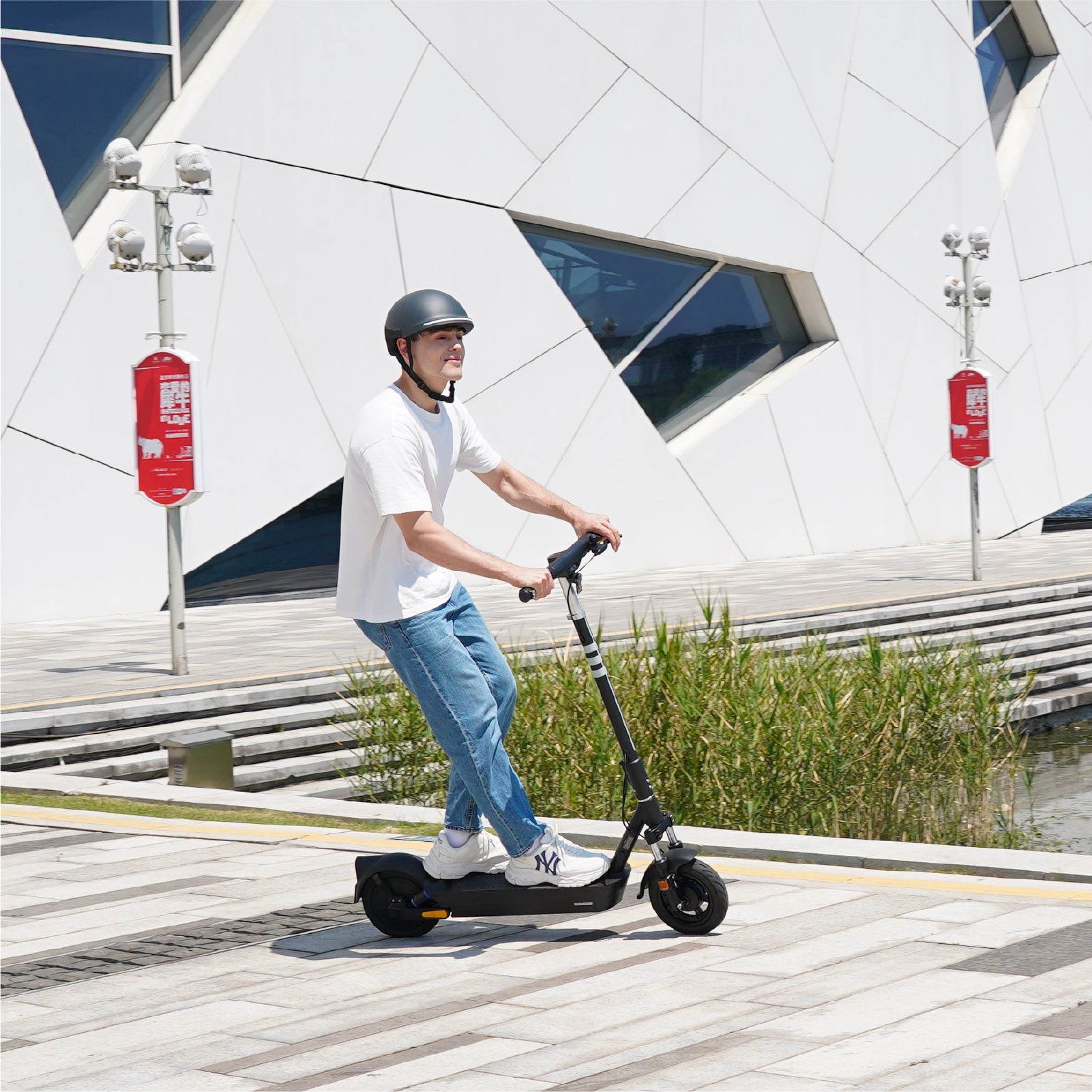 Okai NEON Ultra ES40 Electric Scooter - Your Stylish Urban Commute Companion