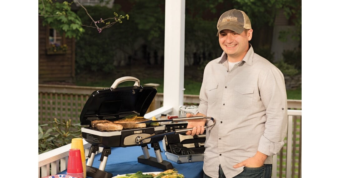 Cuisinart Petit Gourmet Portable Gas Grill - Your Perfect Grill for Any Occasion