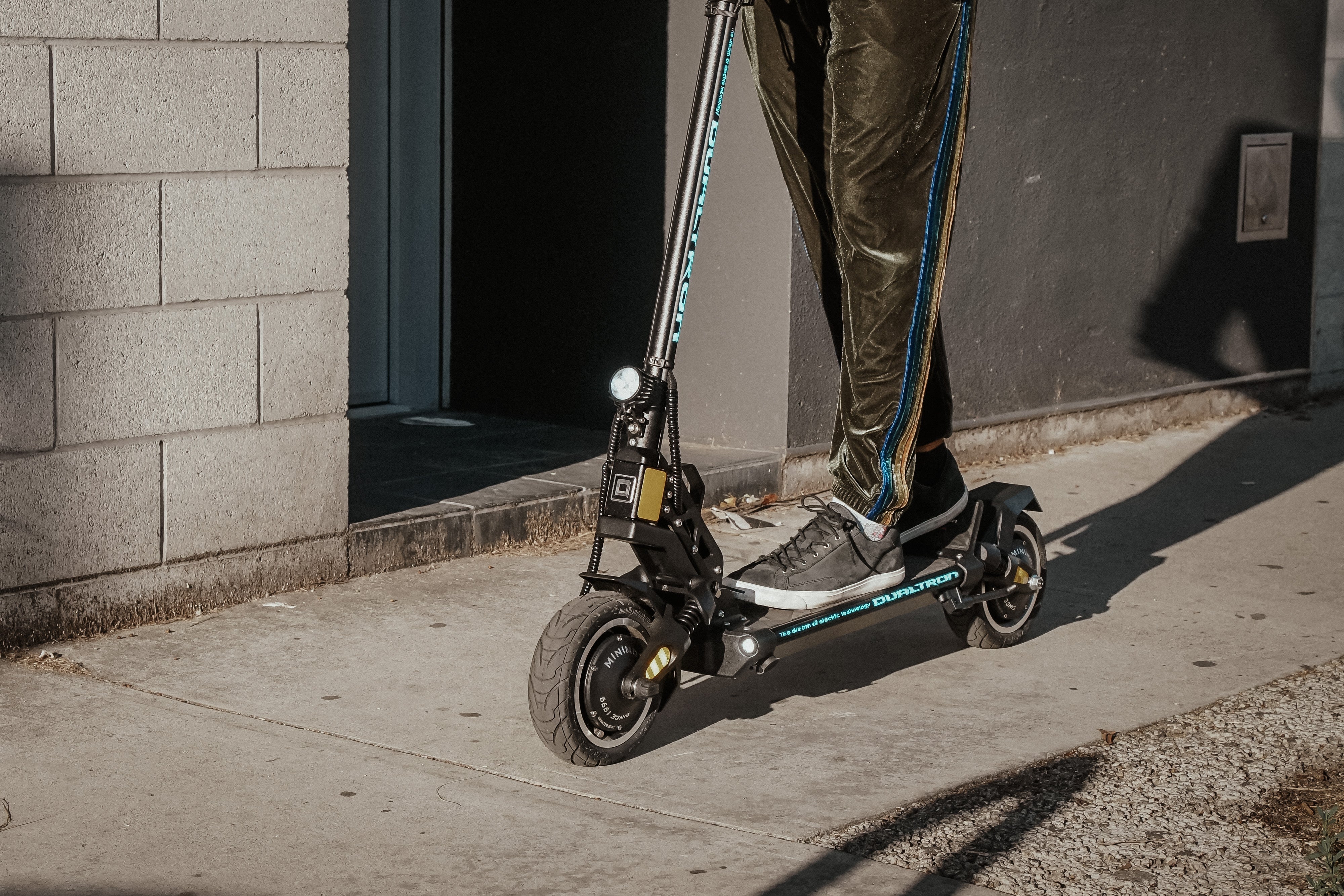 Dualtron Mini Special Long Body Electric Scooter - LG 52V21Ah Battery: Your Ultimate Urban Commute Companion