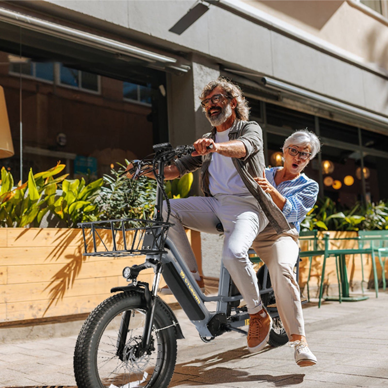 CycWagen Dual Battery Longtail Cargo Electric Bike