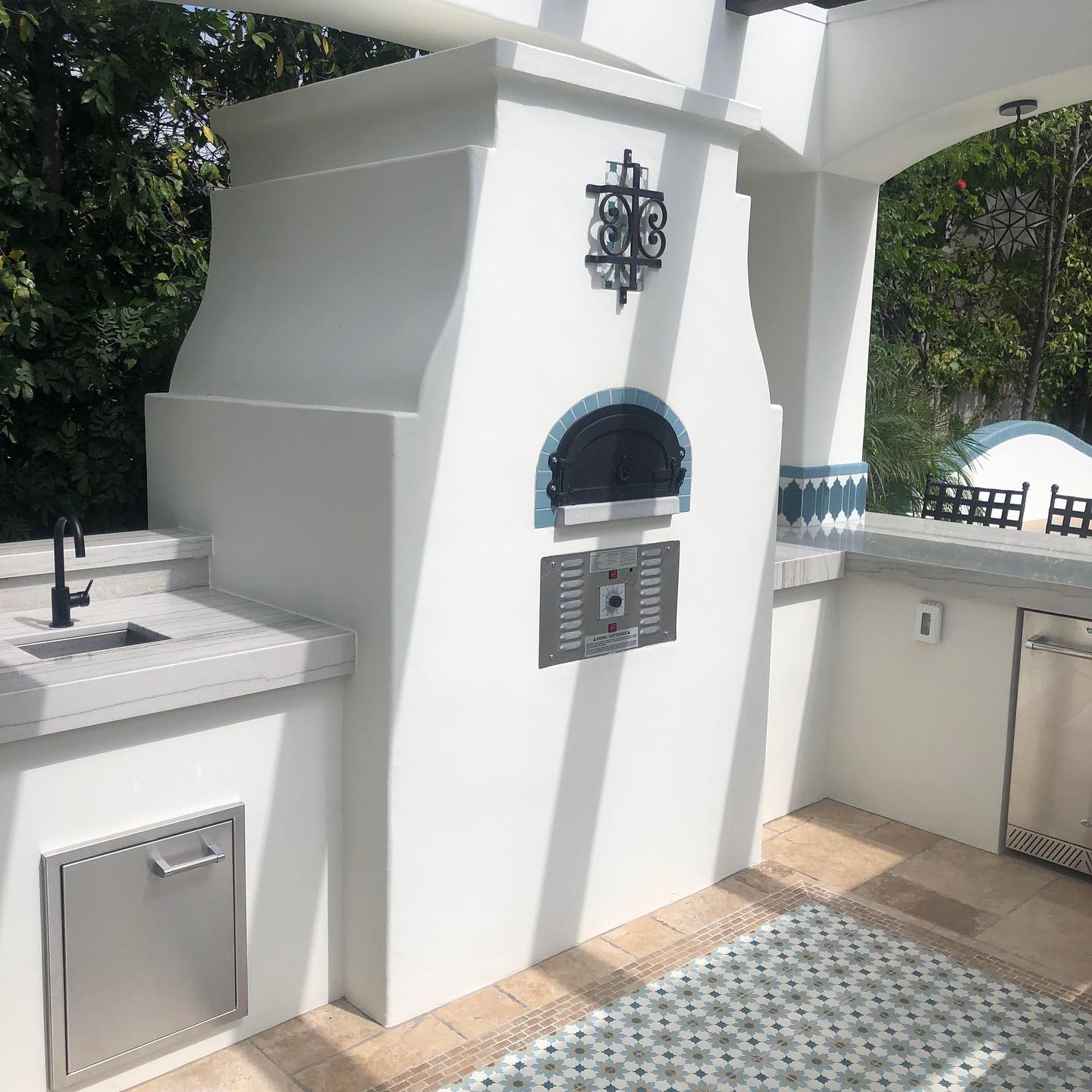Unleash Your Inner Chef with the Chicago Brick Oven - CBO 750 Hybrid Pizza Oven DIY Kit (Residential) | Dual-Fuel (Gas and Wood)!