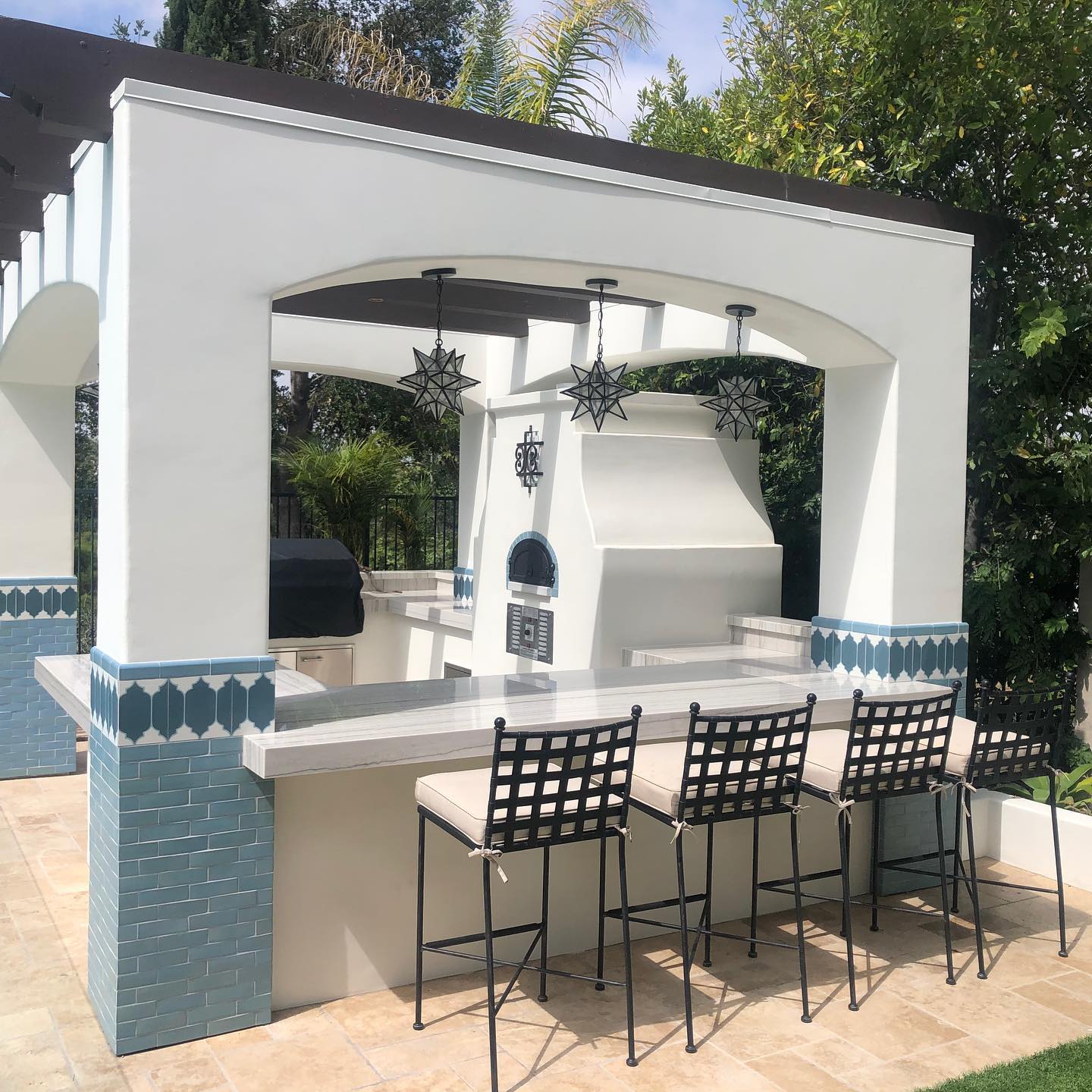 Unleash Your Inner Chef with the Chicago Brick Oven - CBO 750 Hybrid Pizza Oven DIY Kit (Residential) | Dual-Fuel (Gas and Wood)!