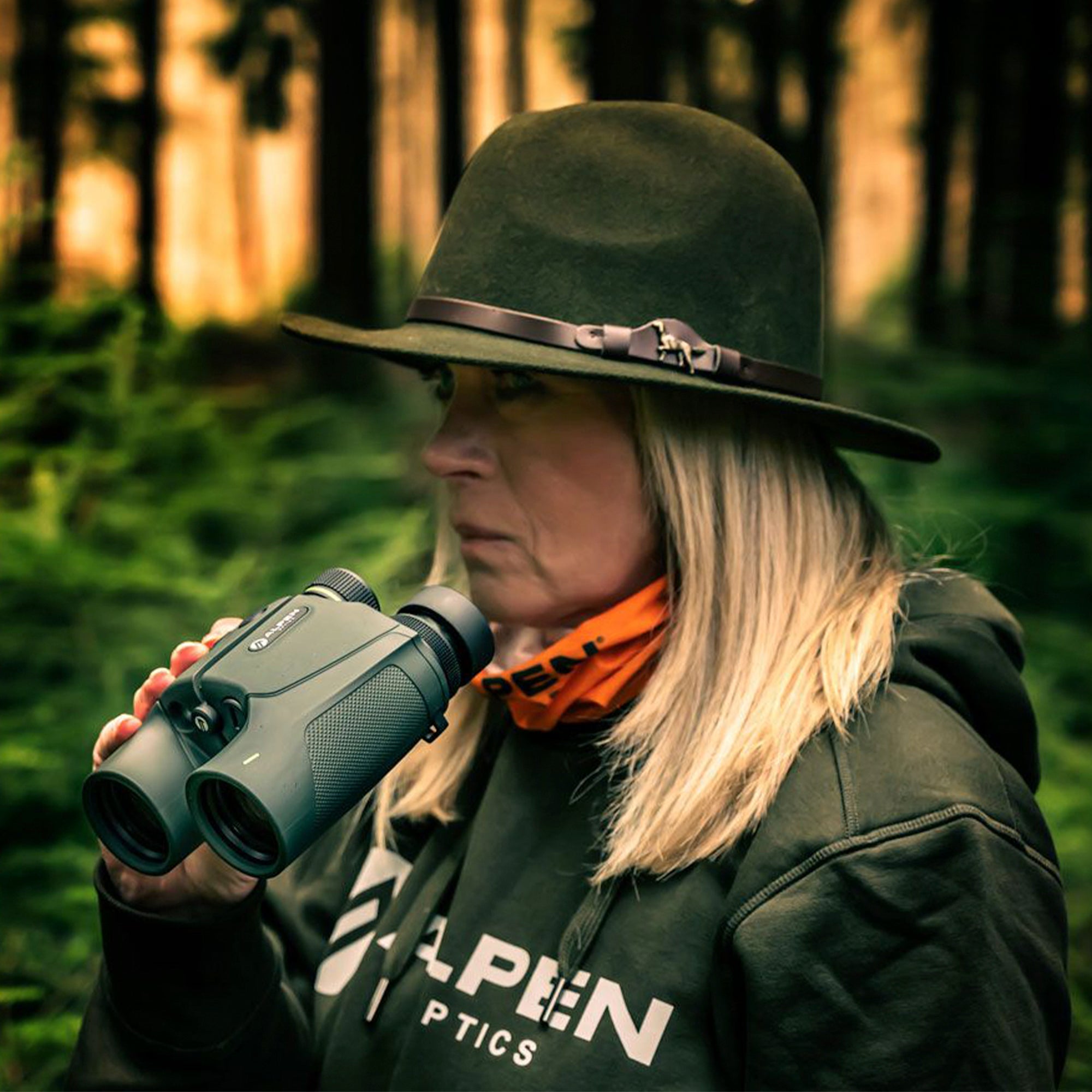 Alpen Apex XP 10x42 ED Glass Laser Rangefinder Binoculars - The Ultimate Hunting Companion